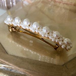 GOLD AND PEARL Barrette